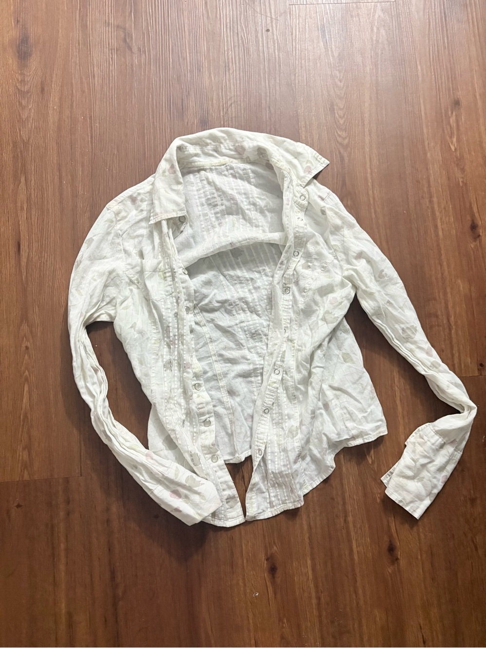 Women’s White Long-Sleeve Textured Button-Down Shirt